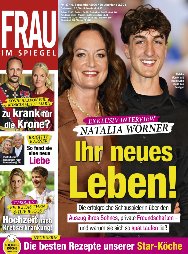 FRAU IM SPIEGEL